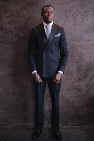 Traje negro de lana con chaqueta cruzada Atelier Javier Barroeta